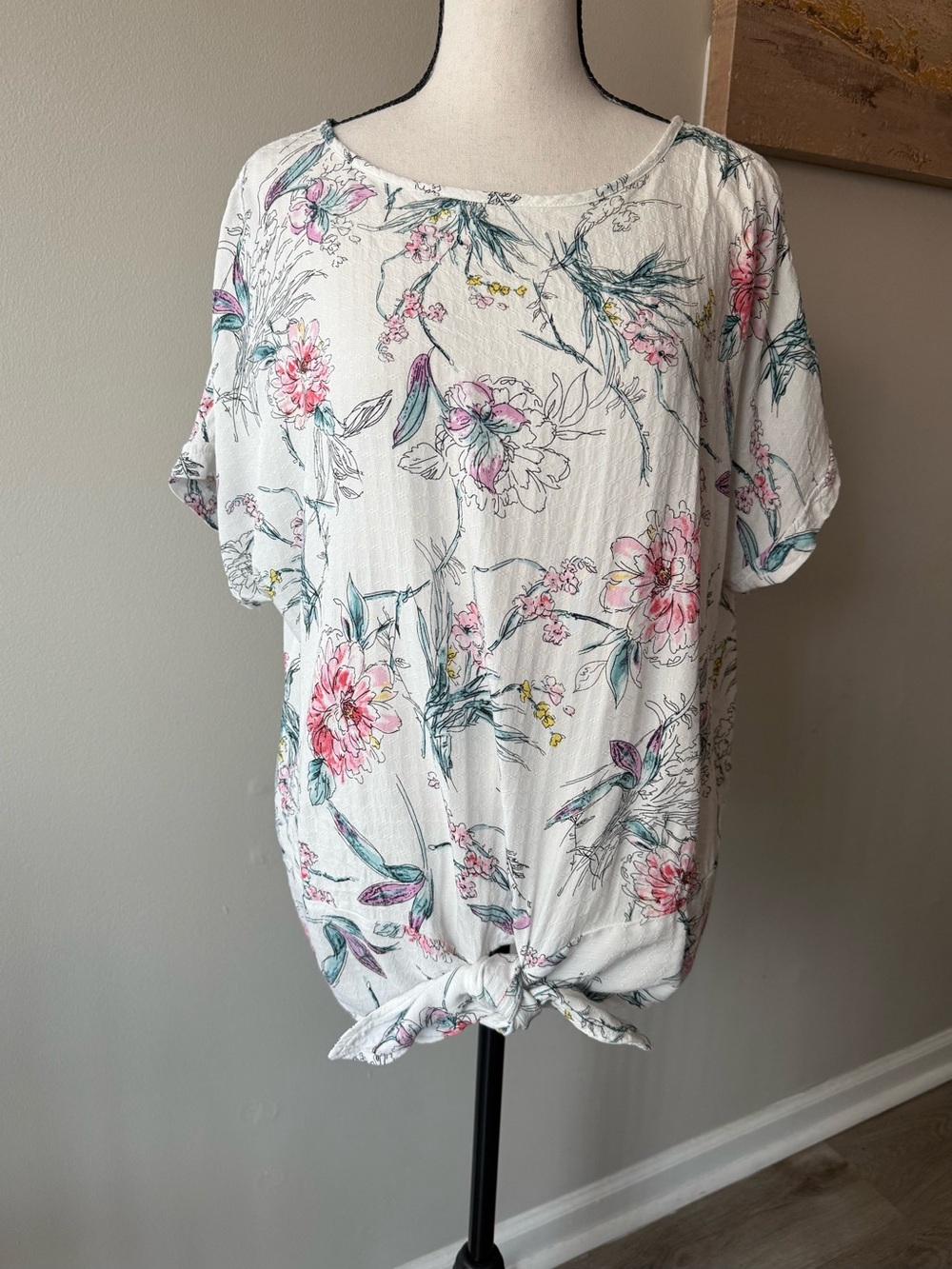 Buffalo David Bitton White Floral Knot Front Blouse Size M